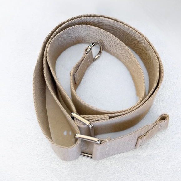 NWT Lululemon Two-Tone Canvas Mini Tote Bag — 4.5L — Mojave Tan/Light Ivory - Picture 9 of 14